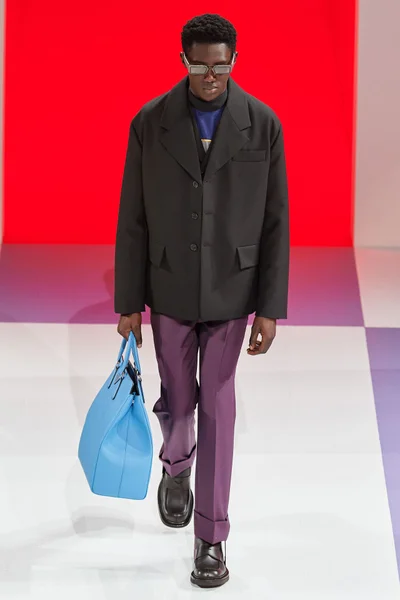 Look 28
